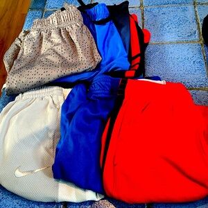 Lot of 6 youth large mesh shorts
-under armour 
-Nike
-old navy